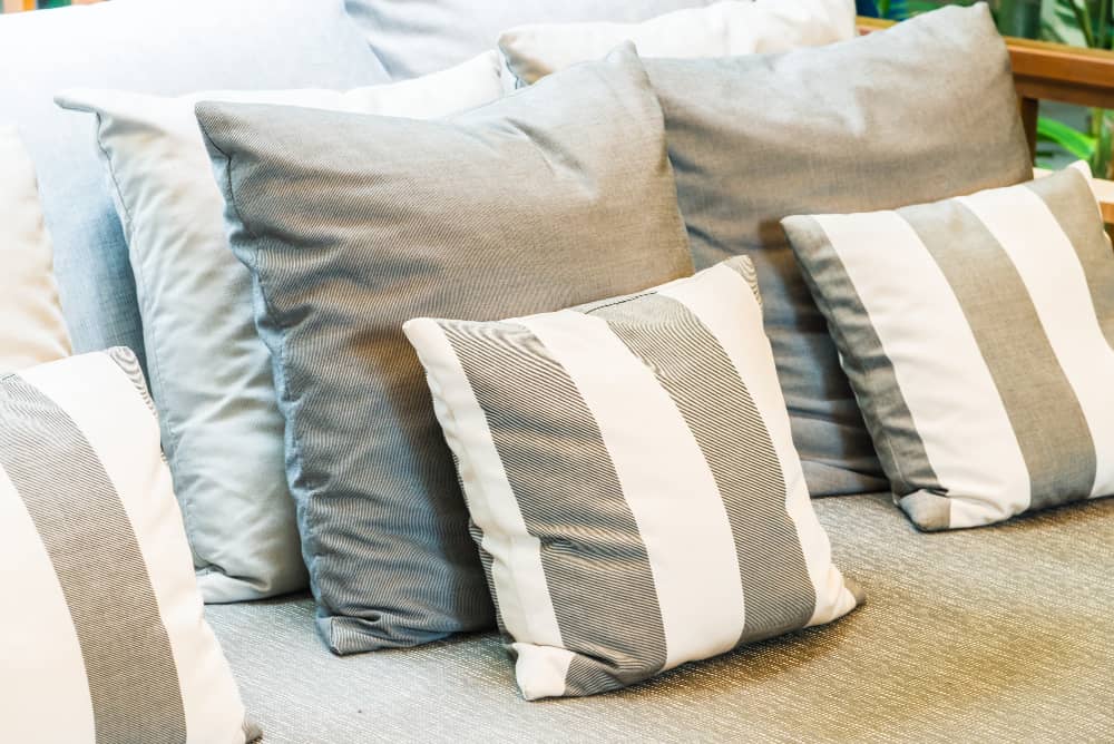 Decorative Pillows, Inserts & Covers