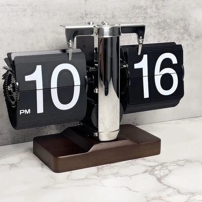A Flipping Clock with Page Turning Automatically for Modern Home Decoration.Full of Sense of Technology.Battery Included as Gift